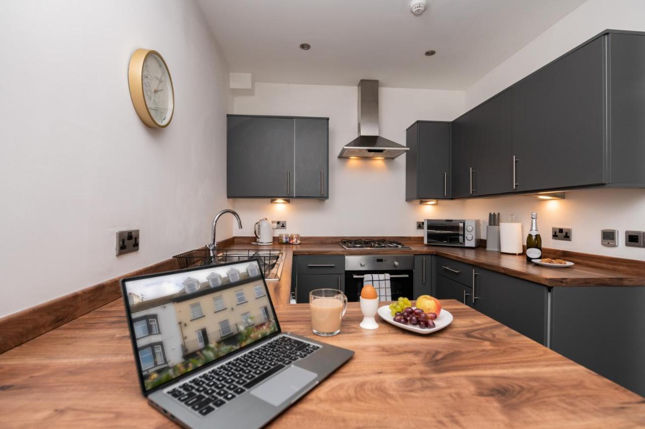 The Croston Balcony Apartment- Morecambe Central Promenade, Beach Front And Sea Views Exterior foto